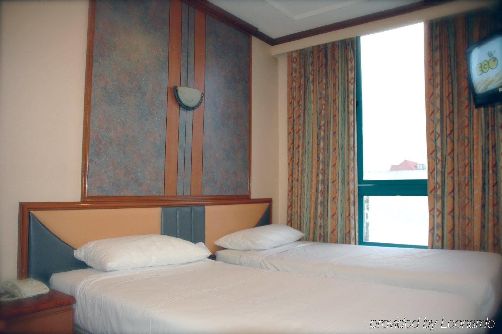 Hotel 81 Premier Princess Singapore Room photo